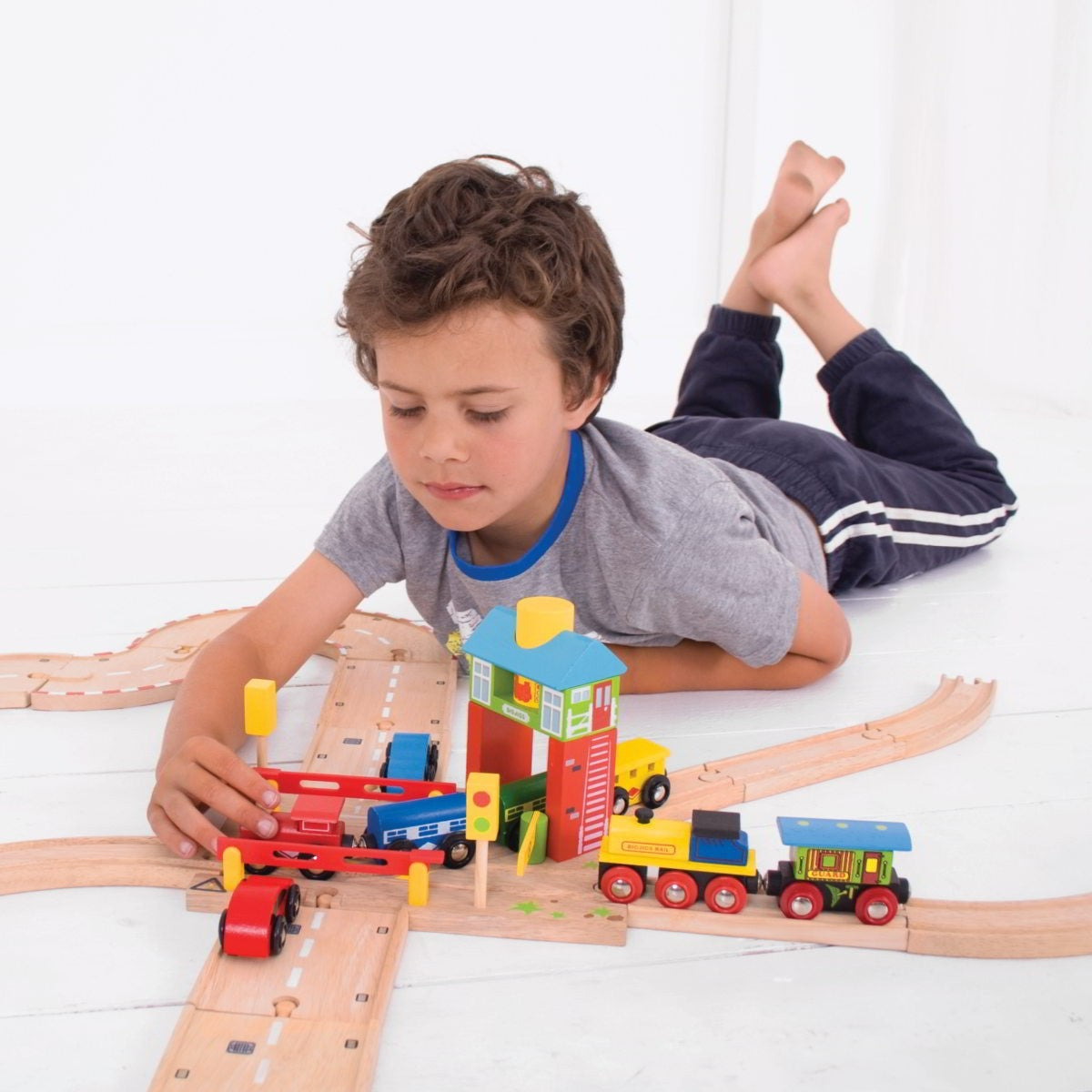 Bigjigs Rail Signal Box Wooden Train Track Accessory for Railway Layouts
