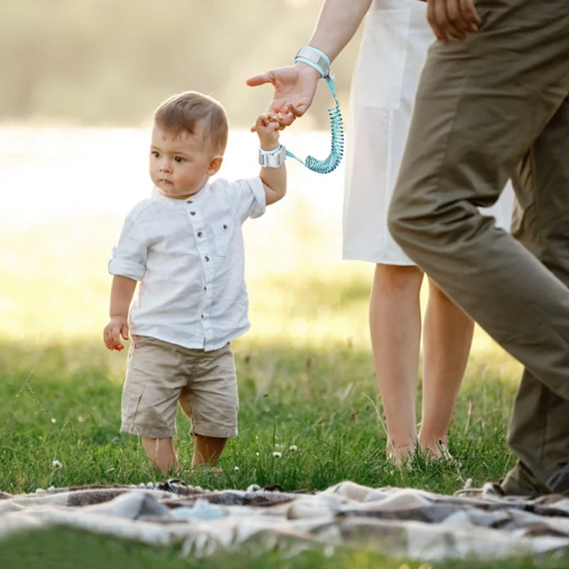 Anti-Lost Children and Parent Linking Wrist Band Coiled Walking Harness