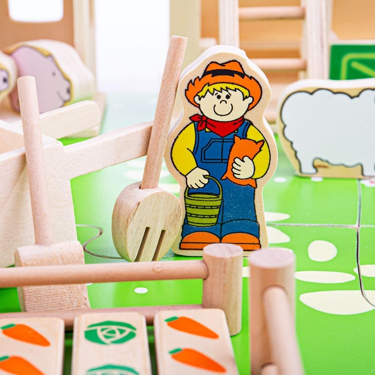 Bigjigs Toys Wooden Play Farm Set Pretend Play Animal Barn Toy for Kids