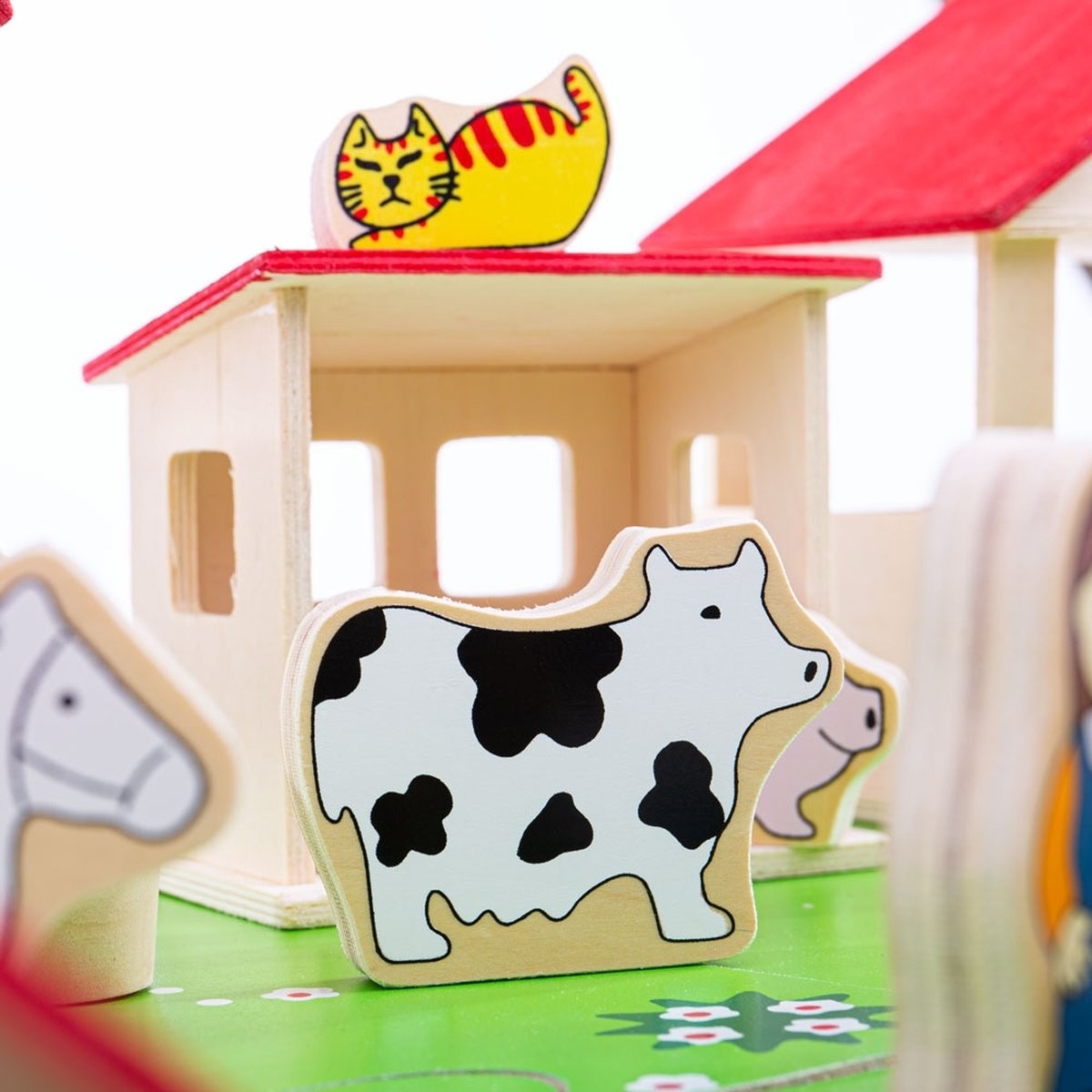 Bigjigs Toys Wooden Play Farm Set Pretend Play Animal Barn Toy for Kids