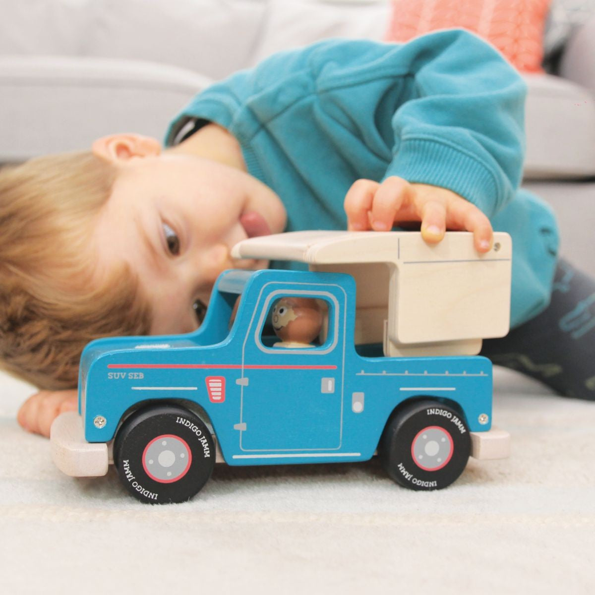 Indigo Jamm SUV Seb Farm 4x4 Wooden Off-Road Adventure Vehicle with Peg Farmer and Dog
